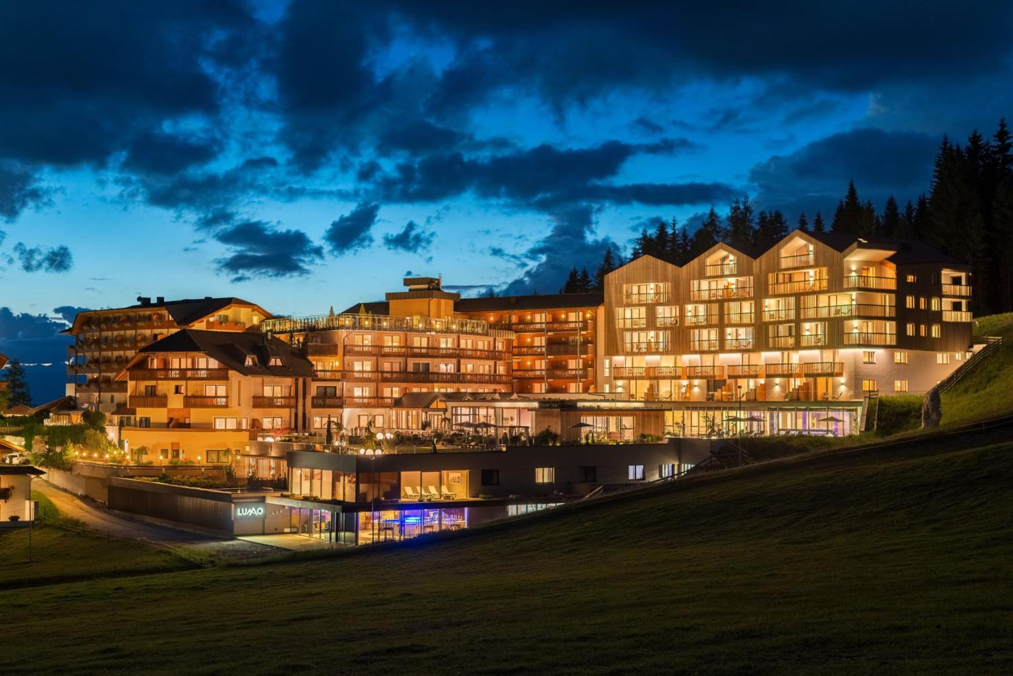 Hotel Cristal Obereggen Exteriör bild